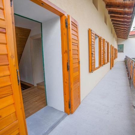 Apartma Korada Deskle Екстер'єр фото
