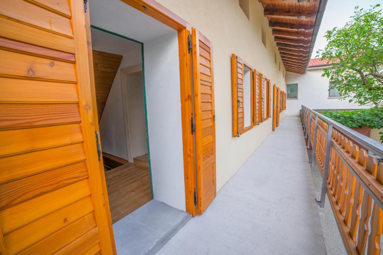 Apartma Korada Deskle Екстер'єр фото